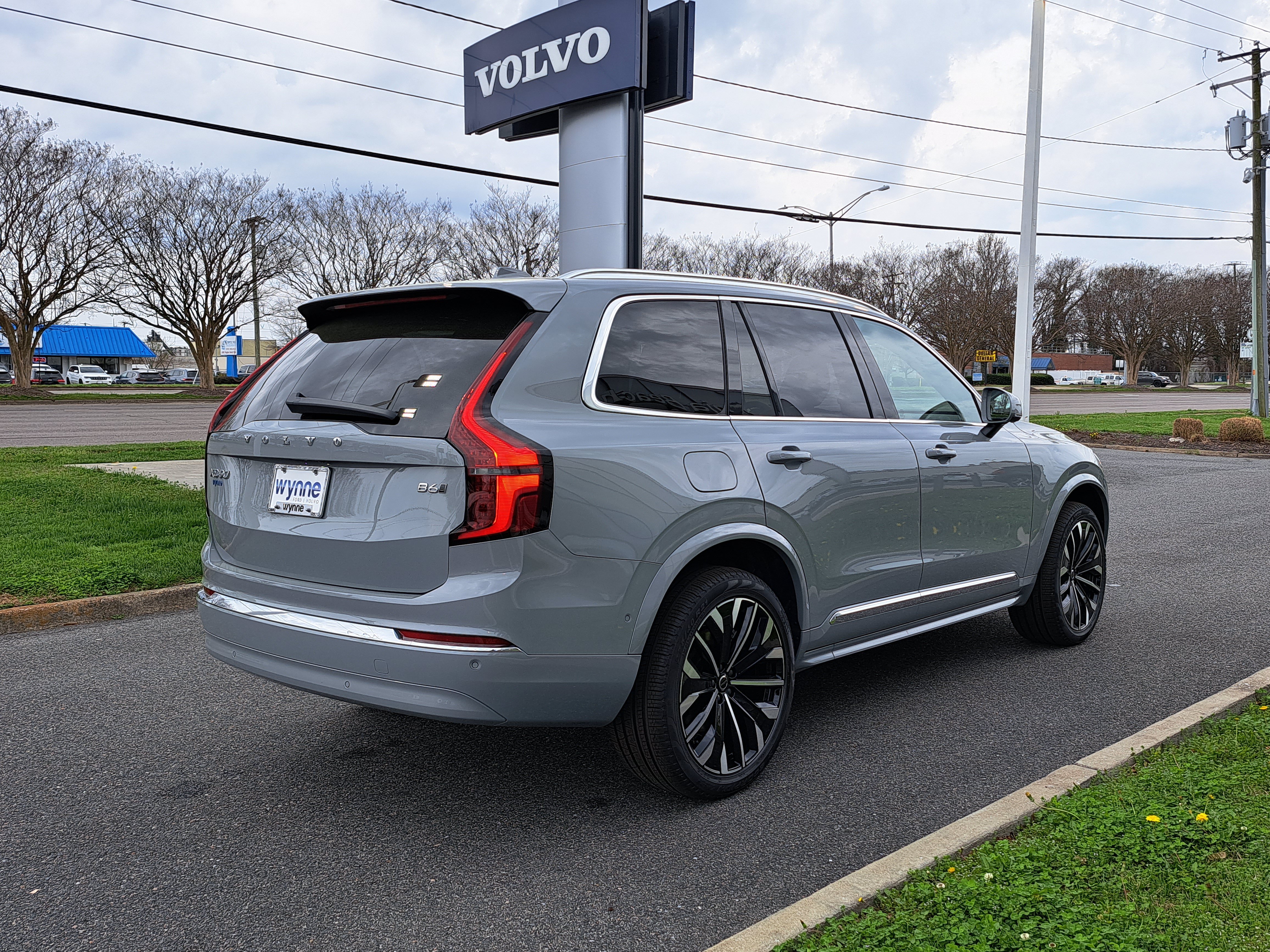 New 2026 Volvo XC90 B6 Ultra w/ Protection Package AWD/4WD image 3