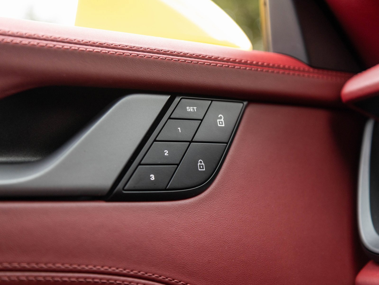 Used 2023 Porsche 911 Carrera image 18