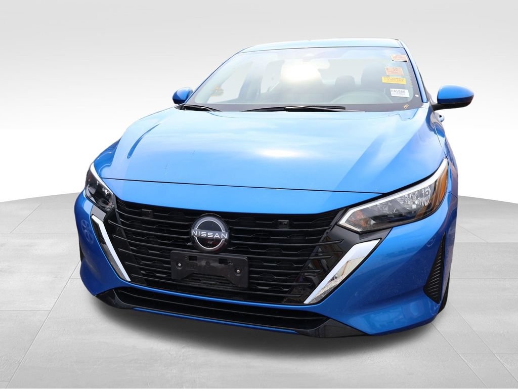 Used 2025 Nissan Sentra SV FWD image 4