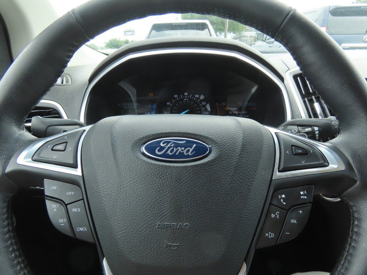 Used 2017 Ford Edge Titanium w/ Technology Package FWD image 28