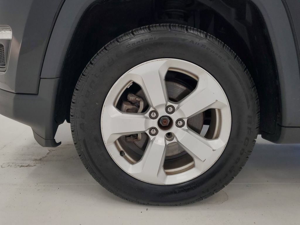 Used 2017 Jeep Compass Latitude w/ Popular Equipment Group AWD/4WD image 8