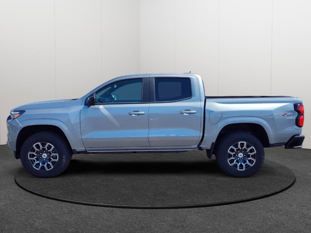Used 2026 Chevrolet Colorado Z71 image 2