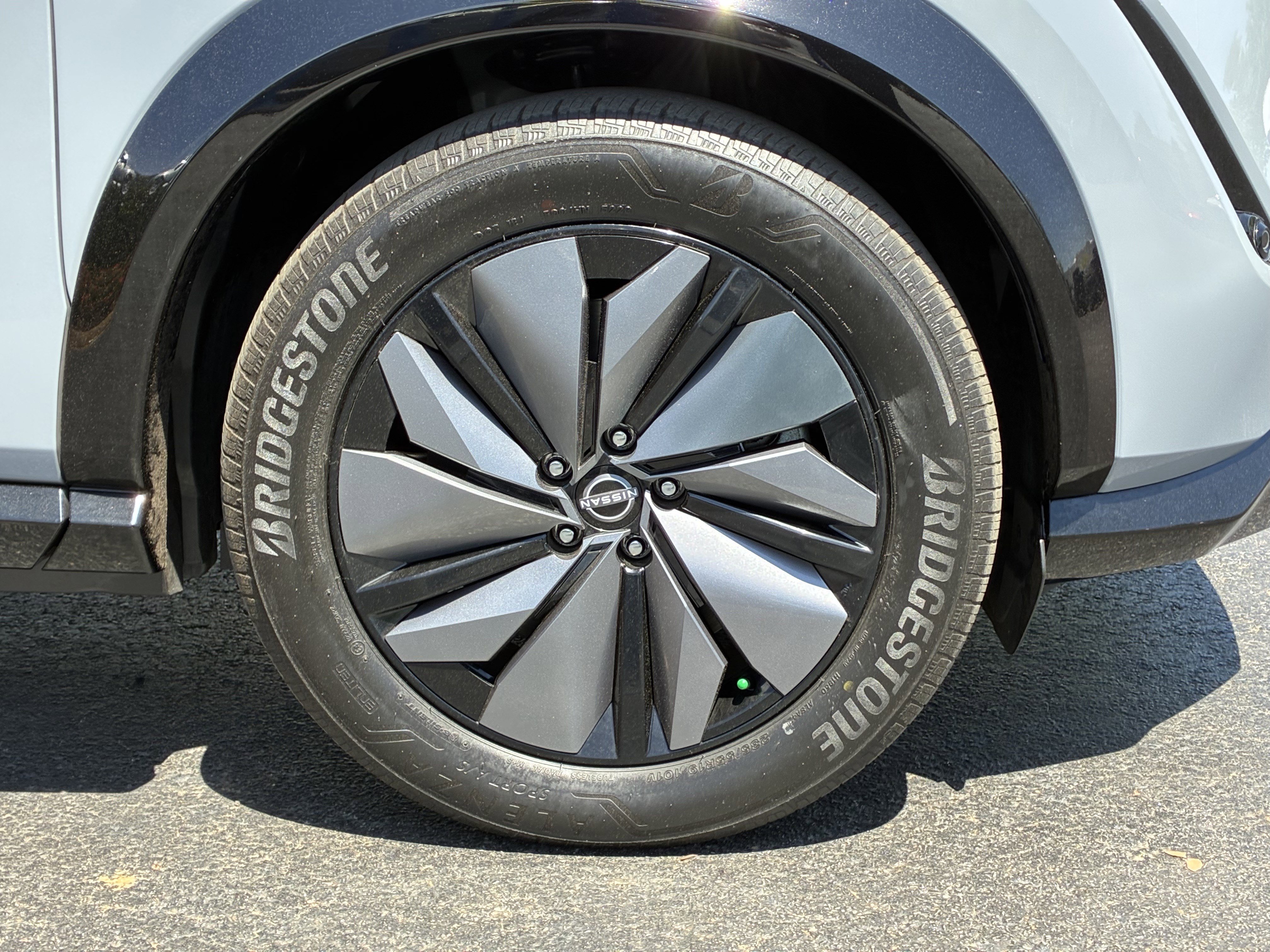 Used 2024 Nissan Ariya AWD image 7