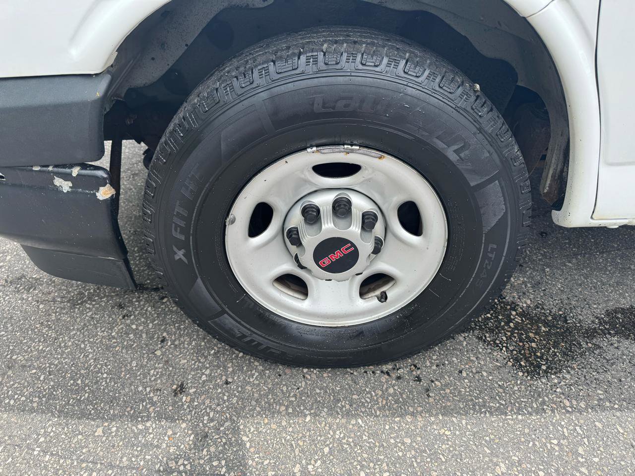 Used 2018 GMC Savana 2500 RWD image 24