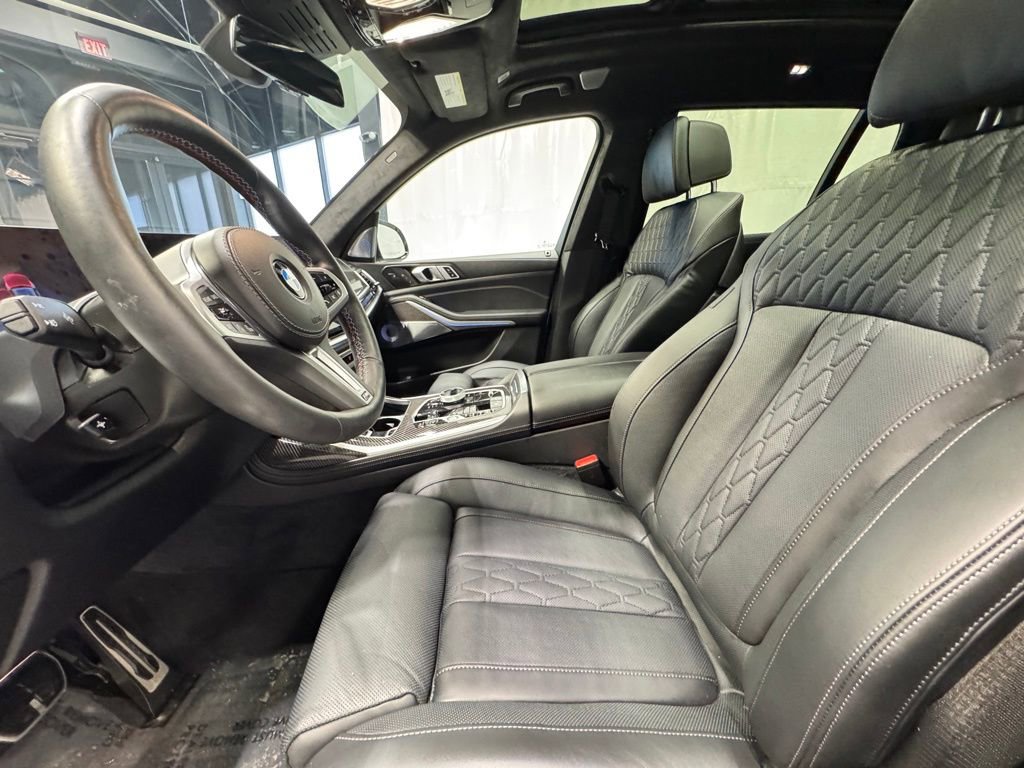 Used 2025 BMW X7 M60i image 21