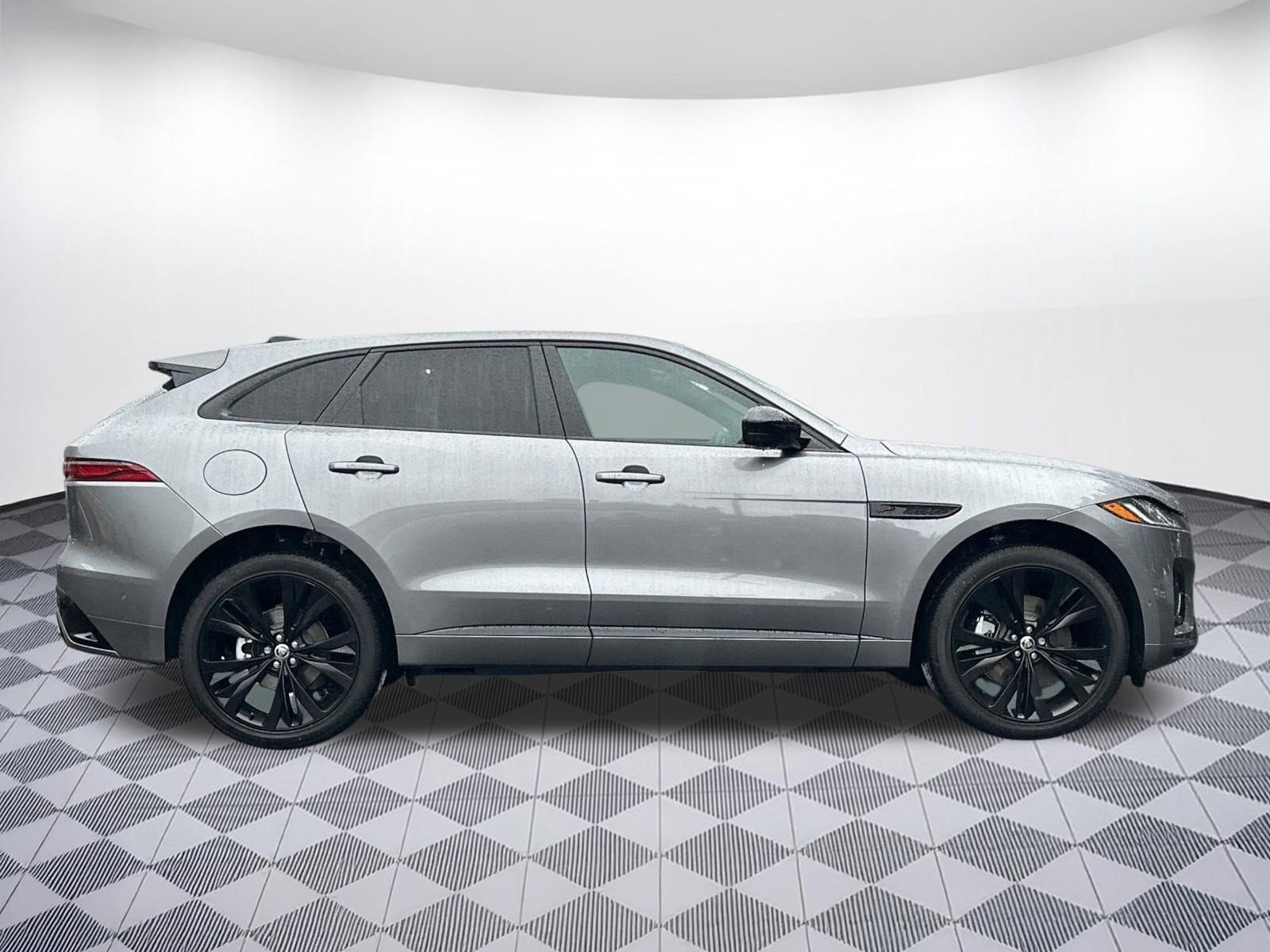 Used 2025 Jaguar F-PACE R-Dynamic S AWD/4WD image 6