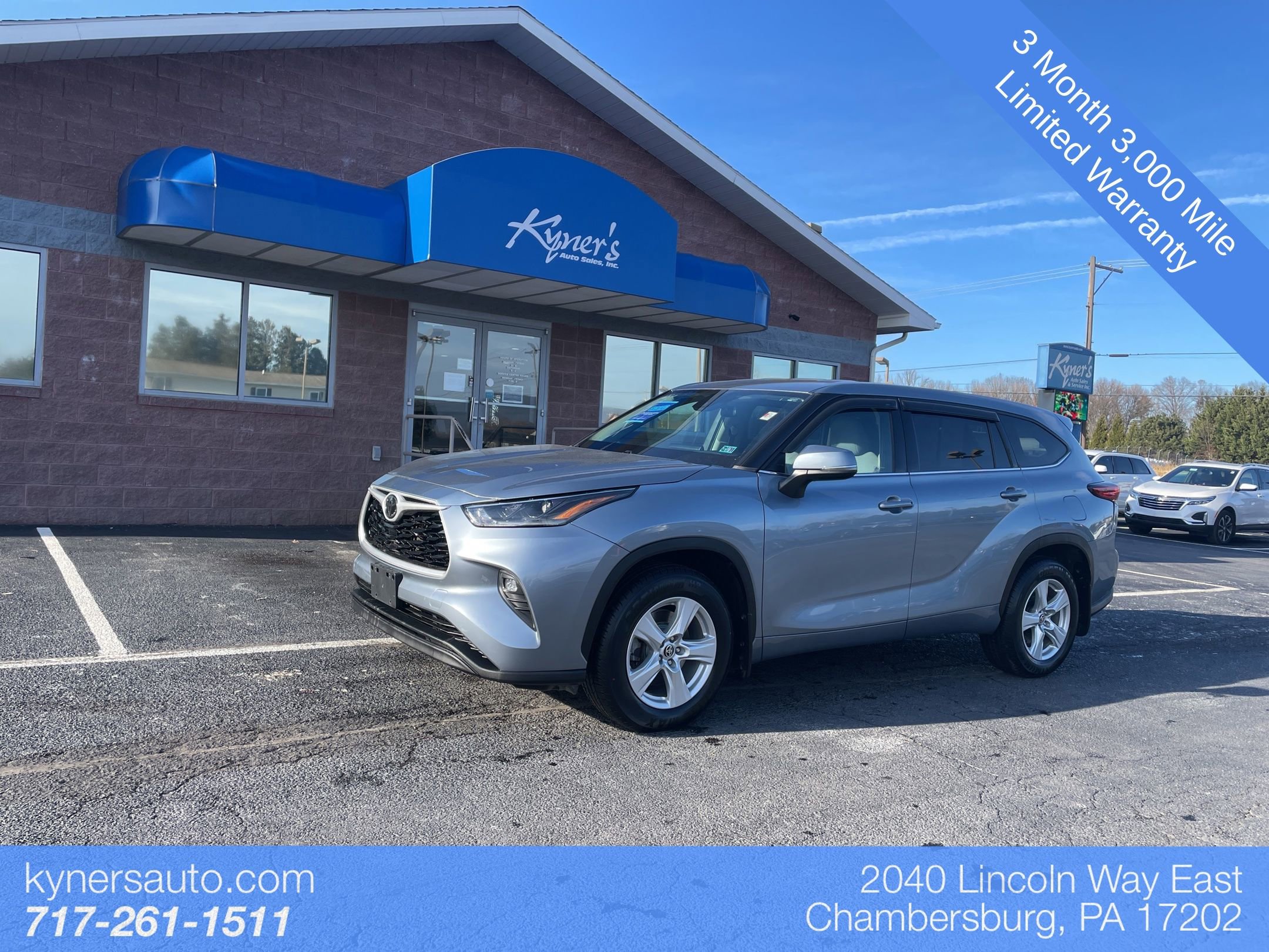 Used 2021 Toyota Highlander LE AWD/4WD image 1