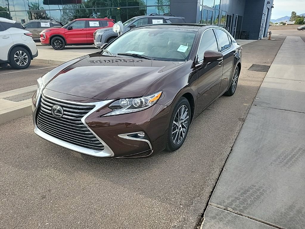 Used 2017 Lexus ES 350 w/ Navigation System Package FWD image 3