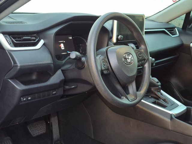 Used 2025 Toyota RAV4 XLE w/ Convenience Package FWD image 4