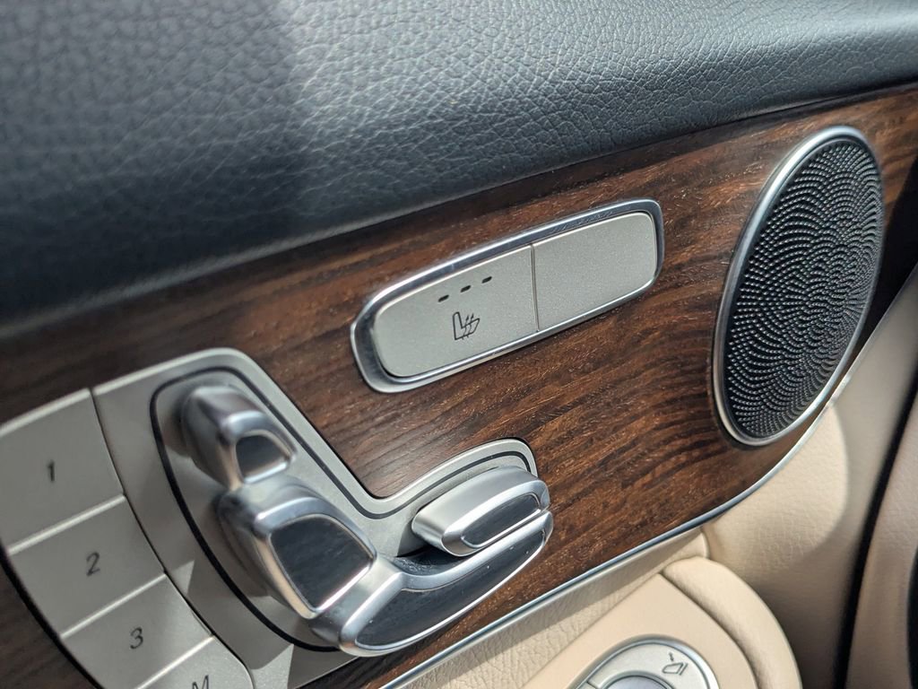 Certified 2022 Mercedes-Benz GLC 300 4MATIC w/ Multimedia Package Lite image 9