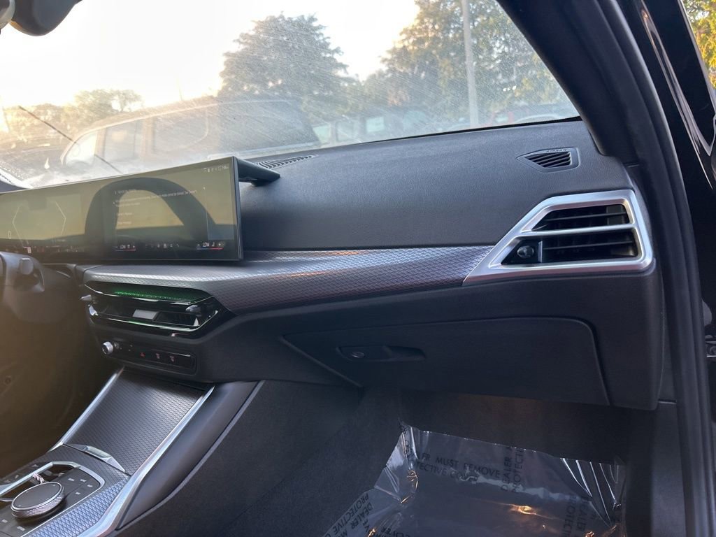 Used 2025 BMW 330i xDrive Sedan AWD/4WD image 23