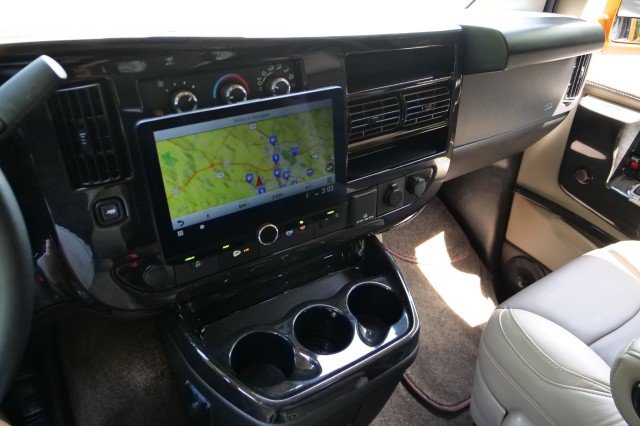 Used 2025 GMC Savana 2500 Extended w/ Driver Convenience Package RWD image 12