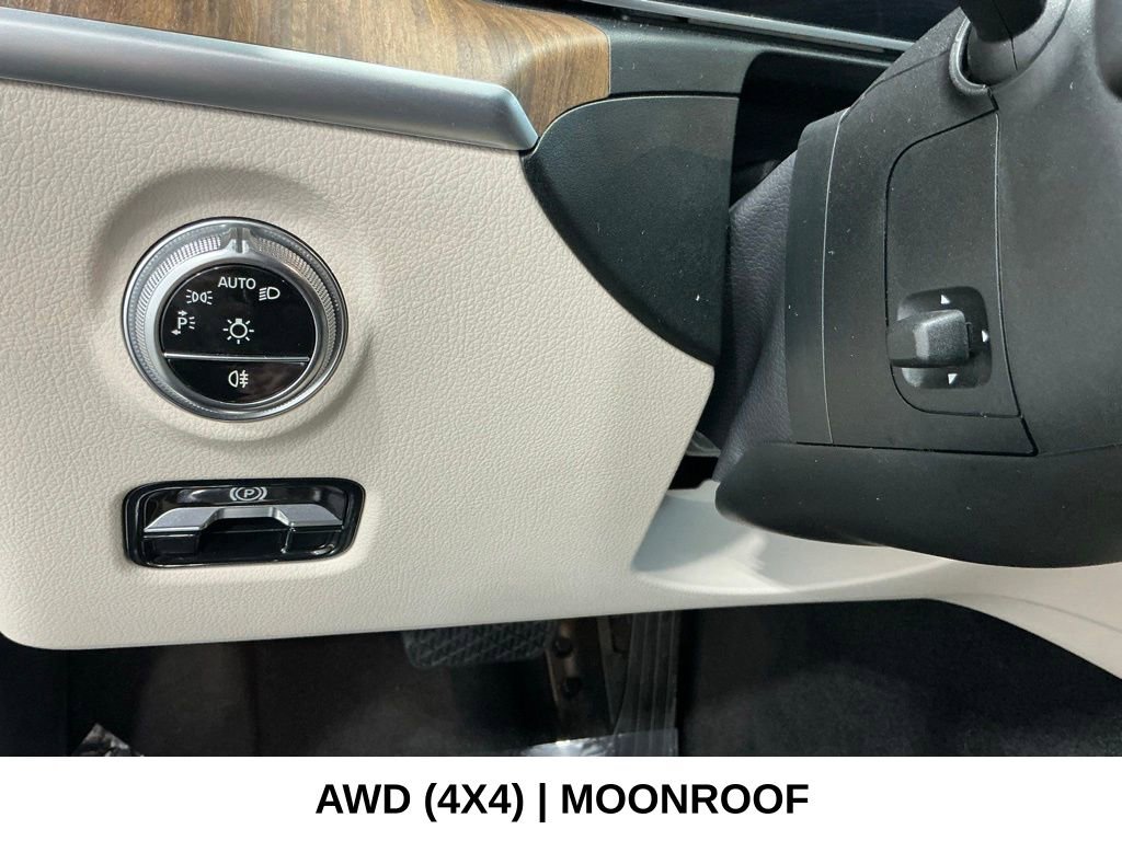 Used 2024 Mercedes-Benz C 300 4MATIC Sedan image 62