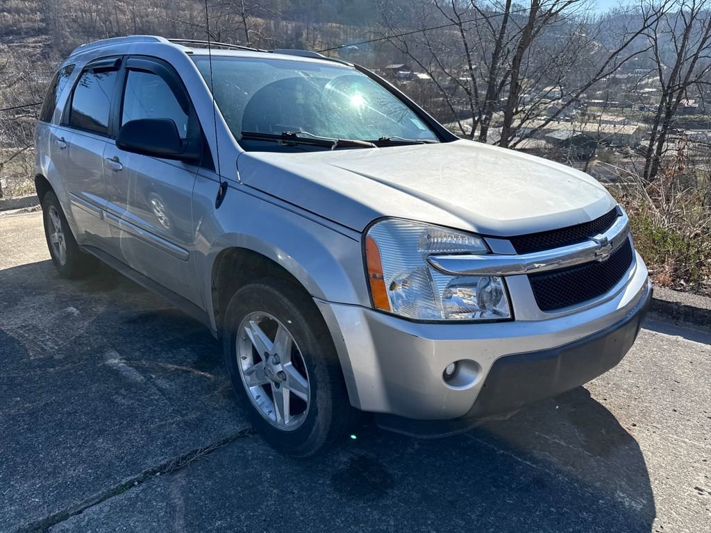 Used 2005 Chevrolet Equinox LT w/ Preferred Equipment Group AWD/4WD image 3