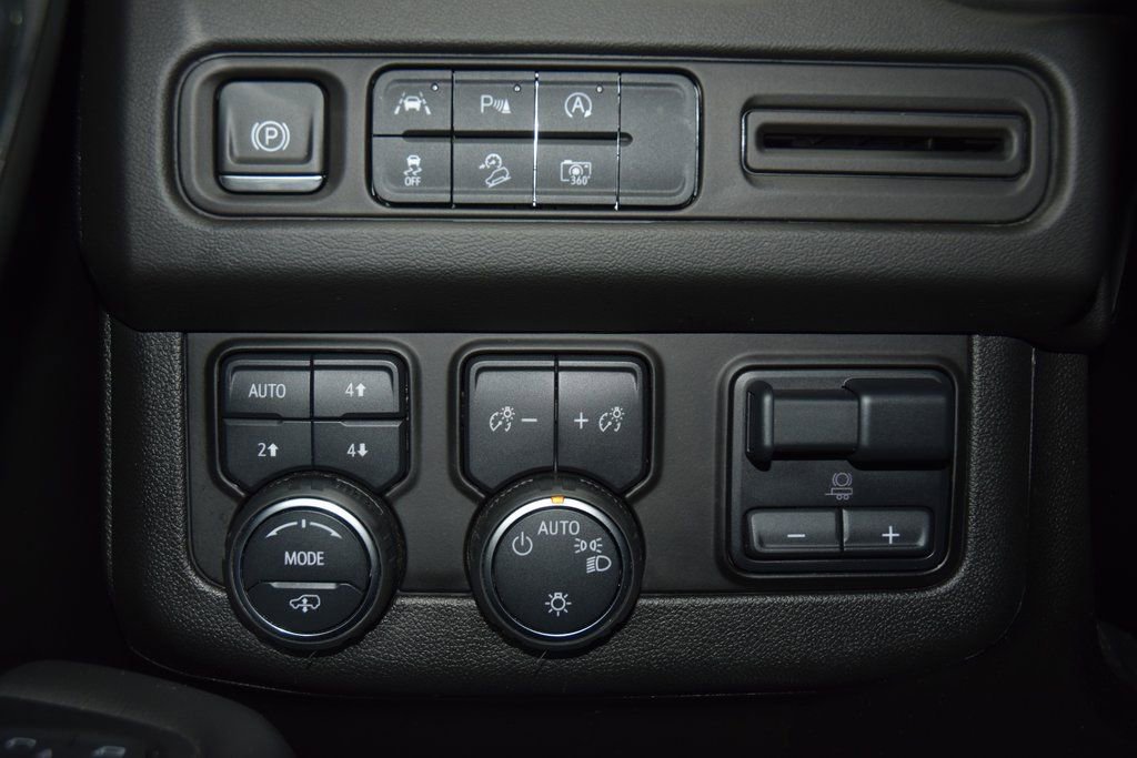 Used 2024 Chevrolet Tahoe Z71 w/ Z71 Off-Road Package image 35