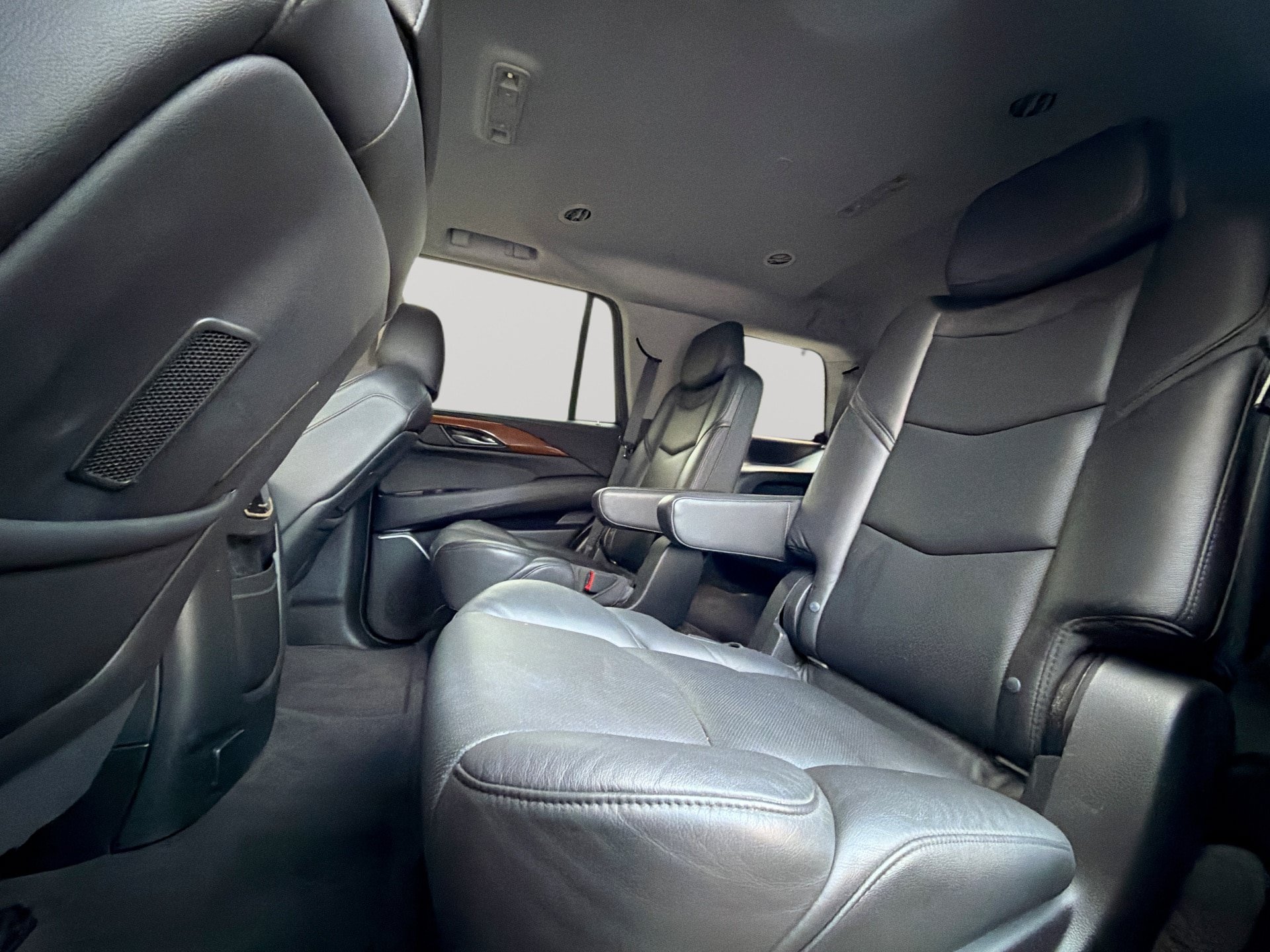 Used 2020 Cadillac Escalade Luxury AWD/4WD image 27