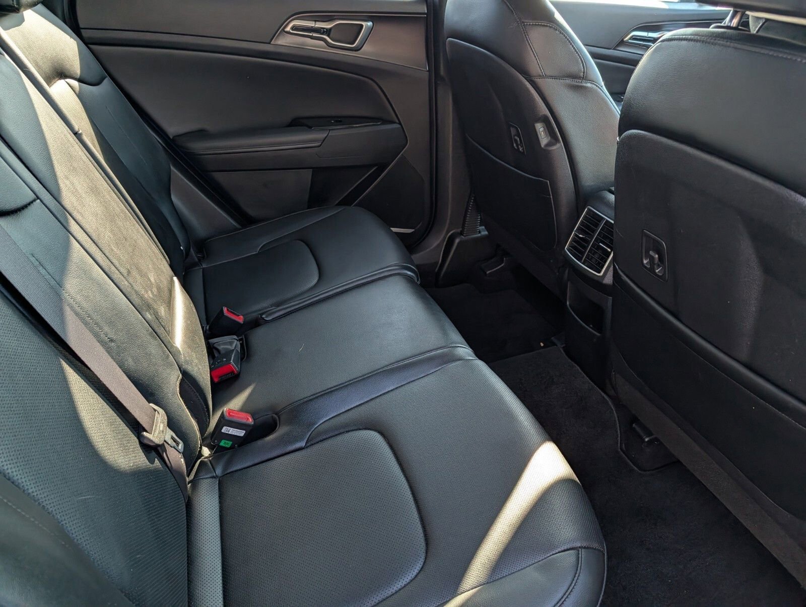 Used 2023 Kia Sportage EX image 19