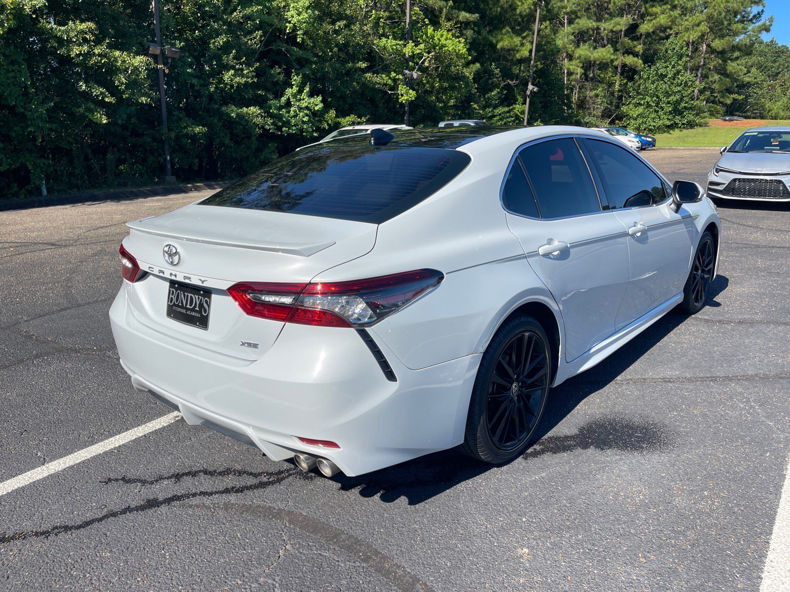Used 2022 Toyota Camry XSE FWD image 17