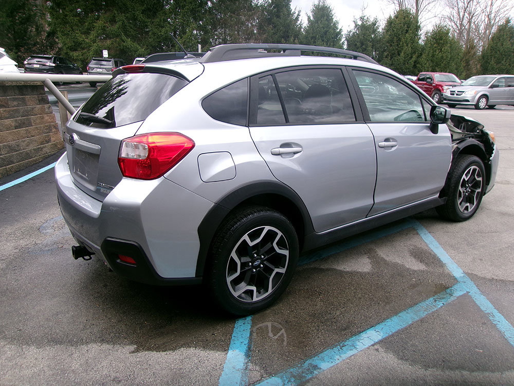 Used 2016 Subaru Crosstrek 2.0i Premium w/ Moonroof Package image 8