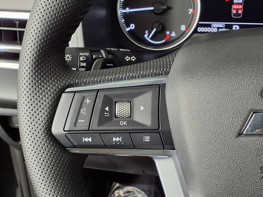 New 2025 Mitsubishi Outlander SE image 25