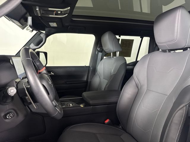 Used 2025 Lexus GX 550 w/ Accessory Package (2T) AWD/4WD image 5