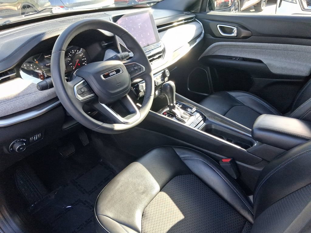 Used 2023 Jeep Compass Latitude AWD/4WD image 16