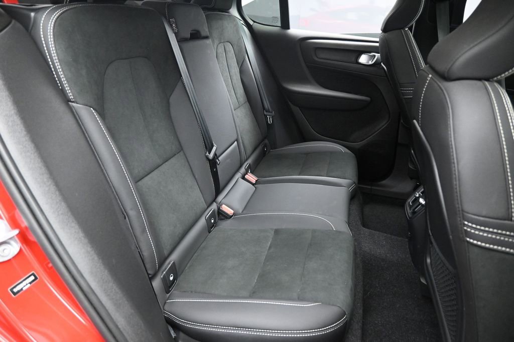Used 2023 Volvo C40 P8 Recharge Ultimate AWD/4WD image 31