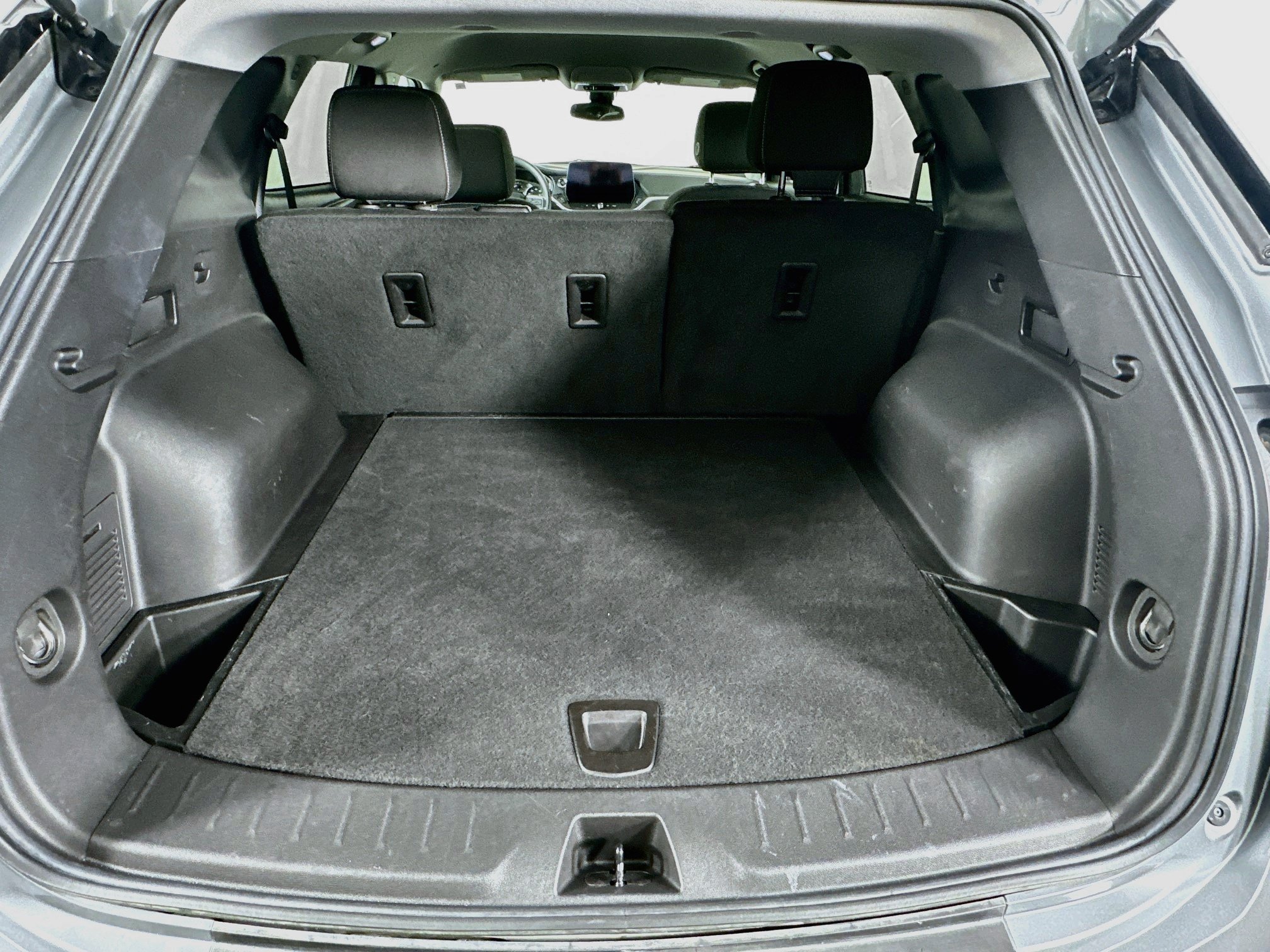 Used 2025 Chevrolet Blazer LT FWD image 28