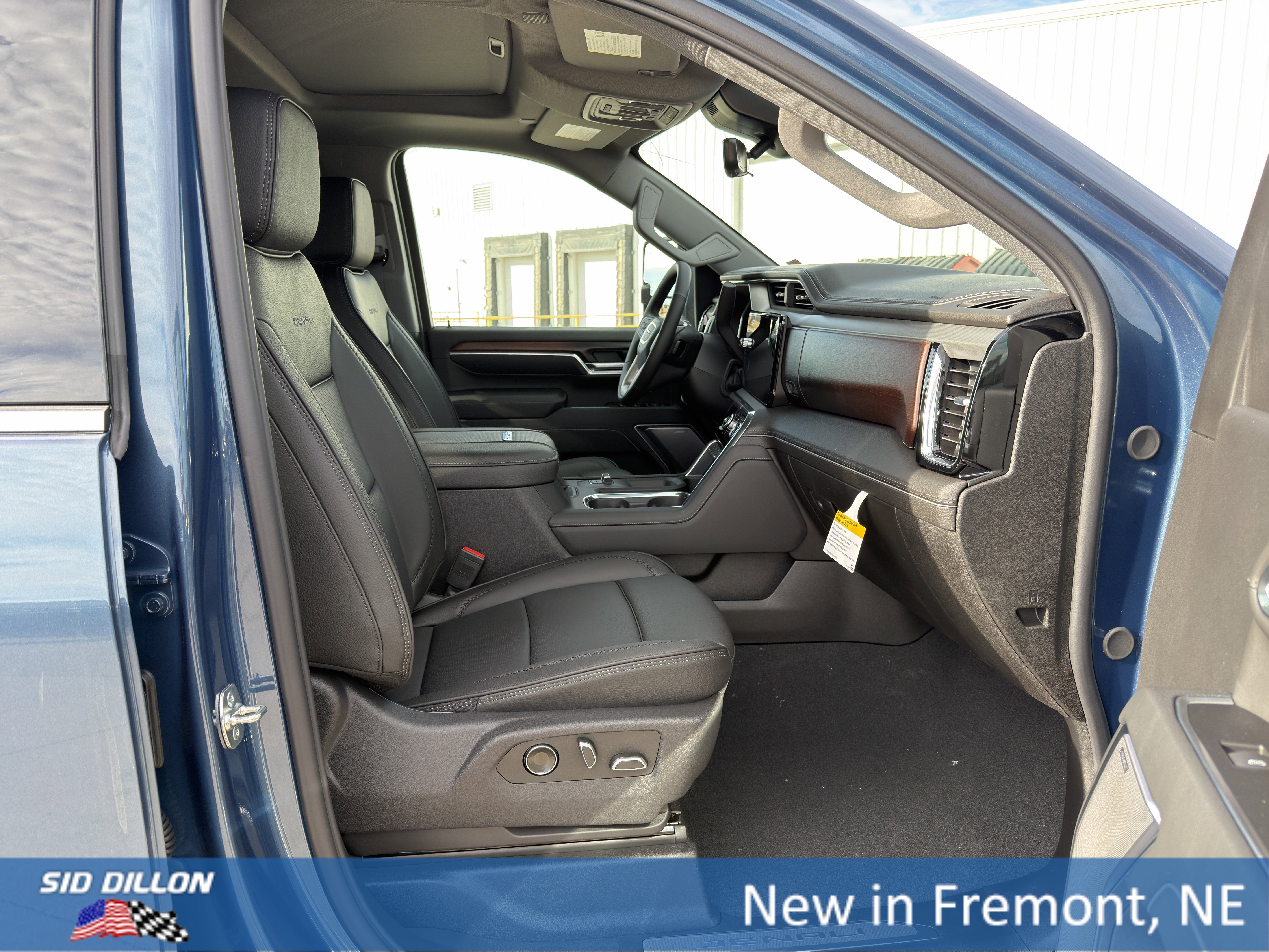 New 2026 GMC Sierra 3500 Denali w/ Denali Reserve Package image 19