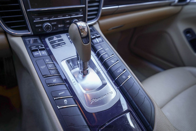 Used 2012 Porsche Panamera image 27