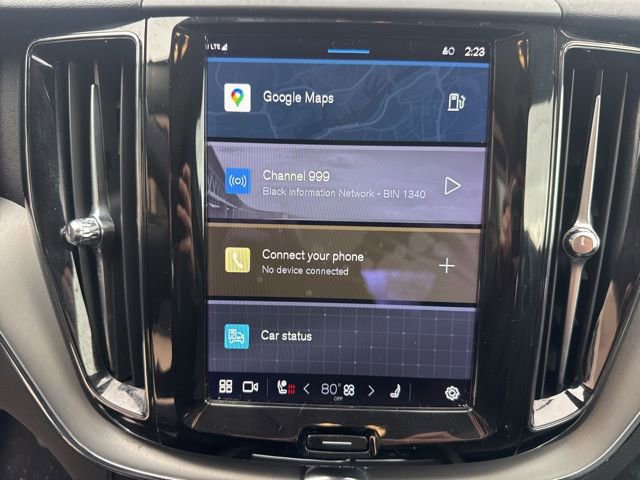 Used 2023 Volvo XC60 B5 Core image 24