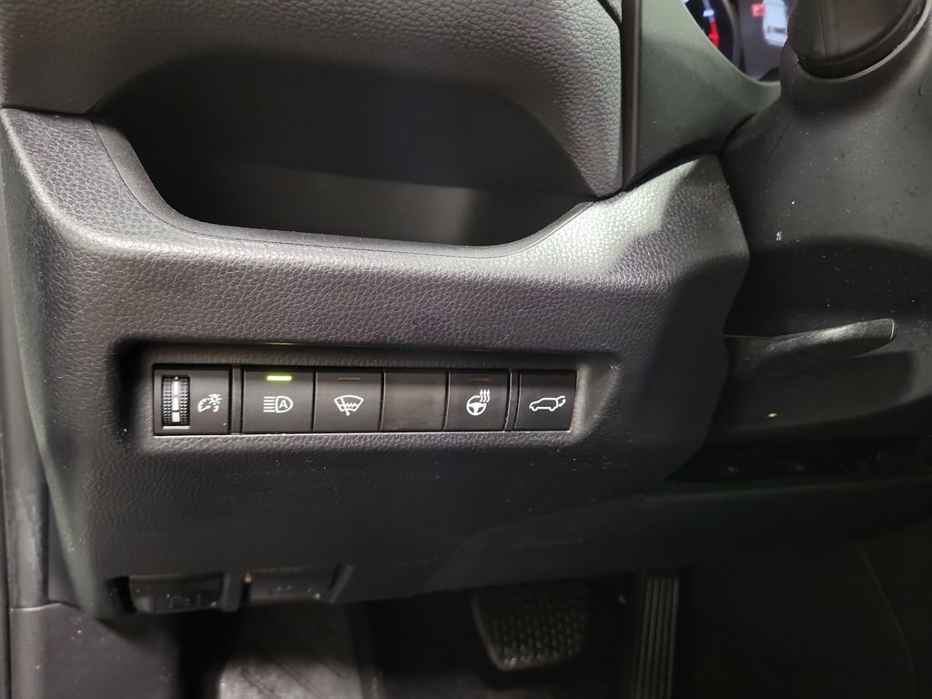 Used 2022 Toyota RAV4 XLE Premium AWD/4WD image 26