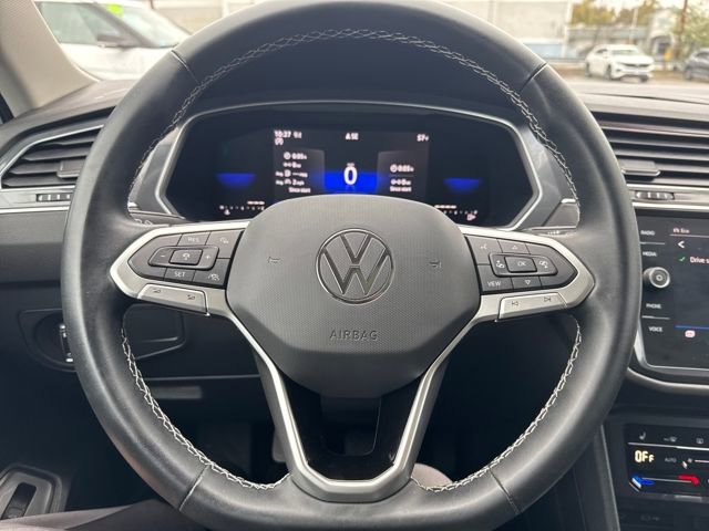 Certified 2022 Volkswagen Tiguan SE w/ Panoramic Sunroof Package image 18
