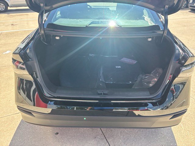 Used 2027 Nissan Sentra SV w/ Floor Mat Package FWD image 8
