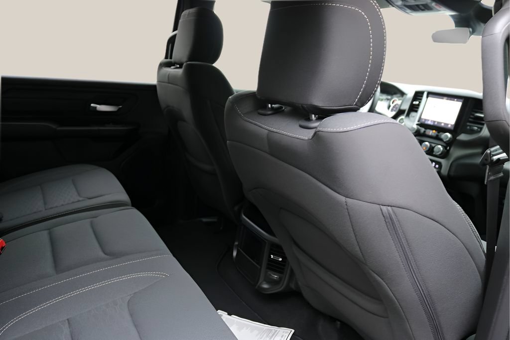 New 2026 RAM 1500 Express AWD/4WD image 18