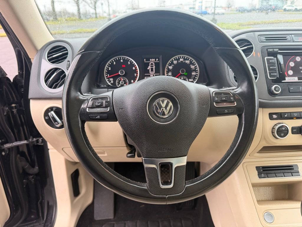 Used 2014 Volkswagen Tiguan SEL AWD/4WD image 29