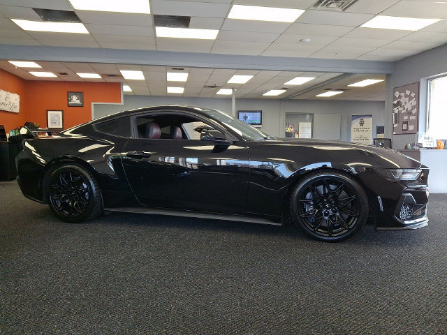 Used 2024 Ford Mustang GT Premium w/ GT Performance Package RWD image 7