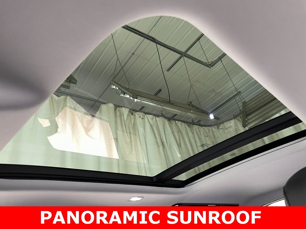 Used 2025 Land Rover Defender 110 S image 5