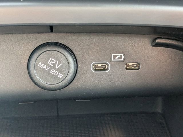 Certified 2023 Volvo XC40 B5 Core w/ Convenience Package image 30