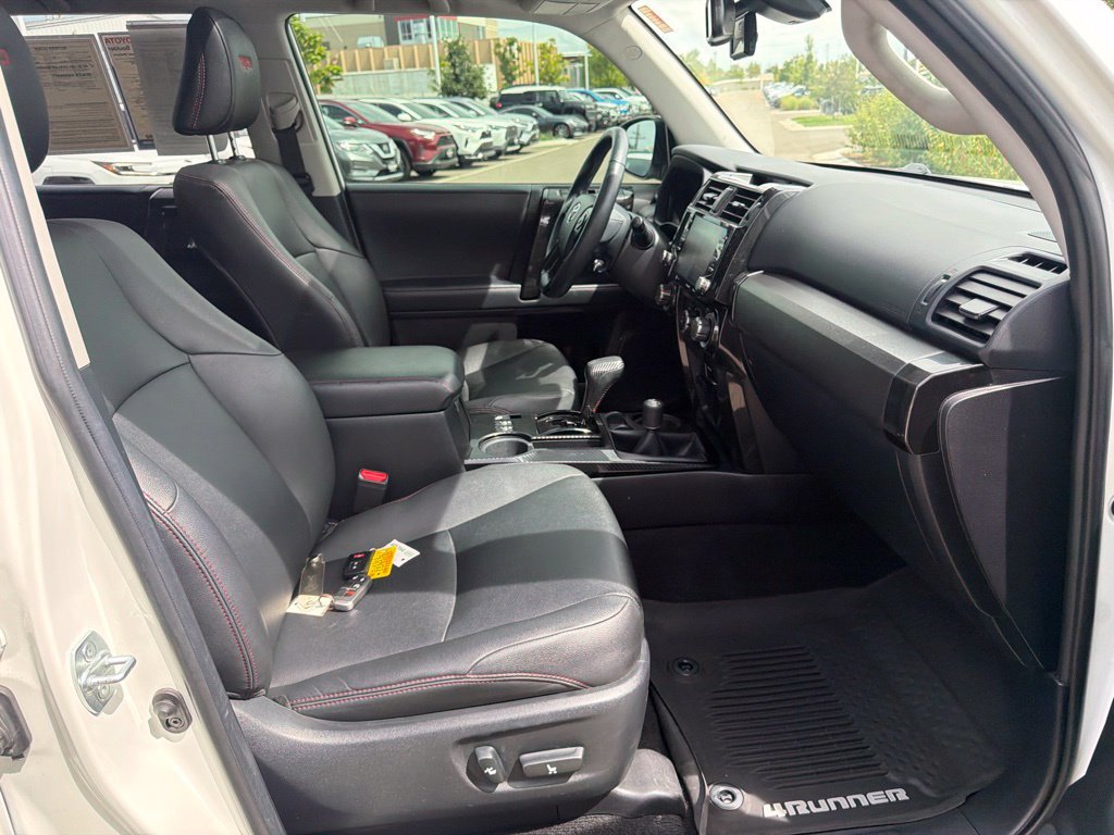 Used 2021 Toyota 4Runner Venture w/ Moonroof Package AWD/4WD image 11