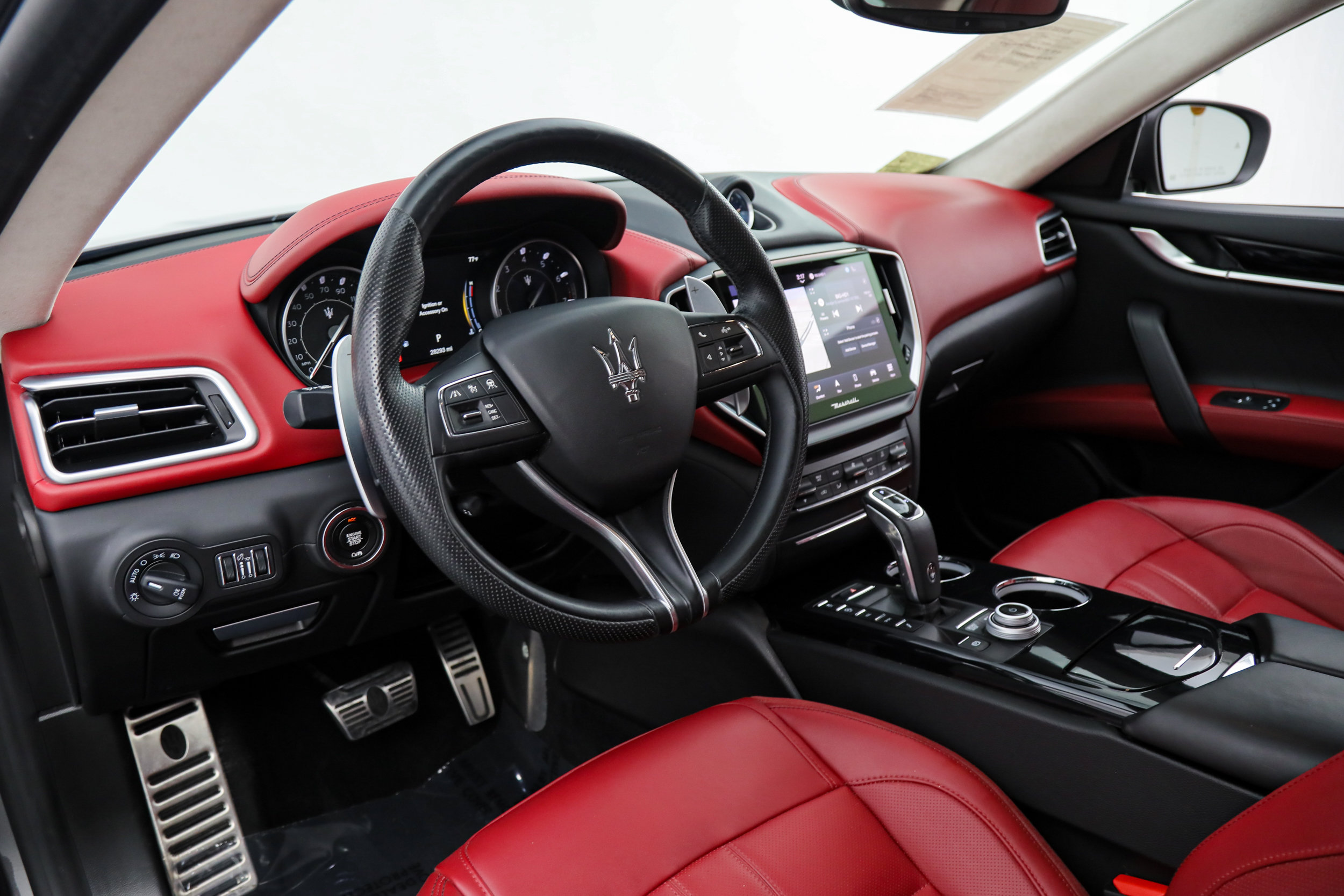 Certified 2023 Maserati Ghibli Modena RWD image 16