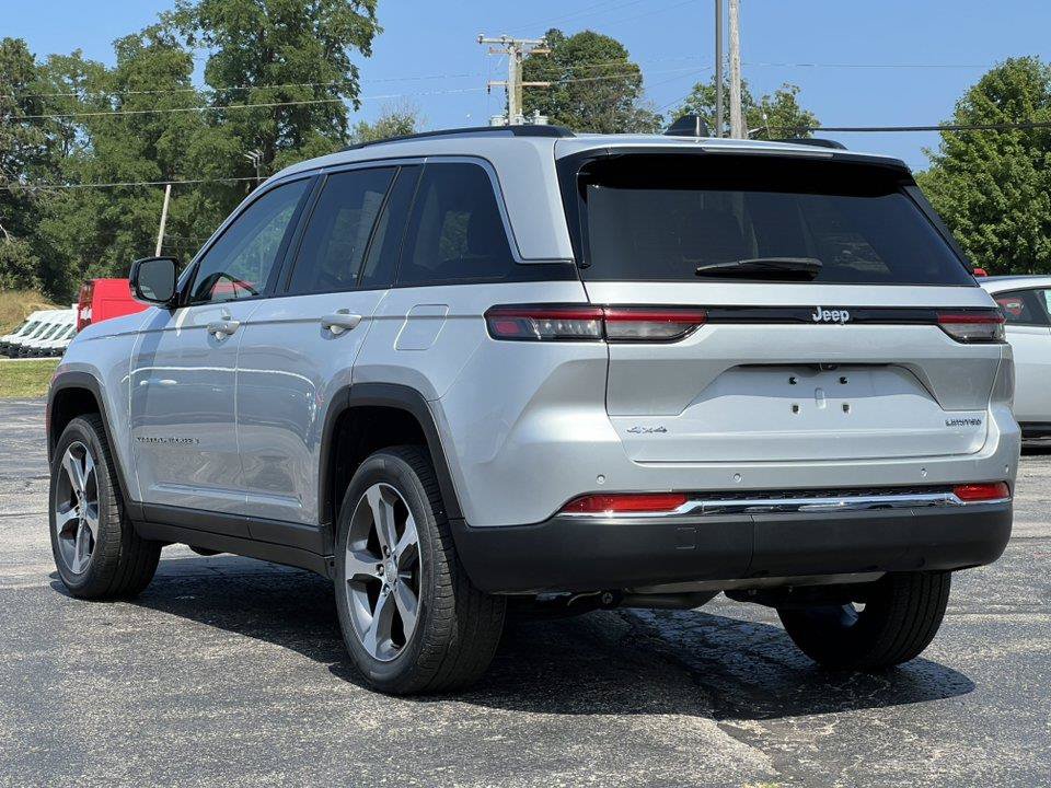Used 2023 Jeep Grand Cherokee Limited AWD/4WD image 7