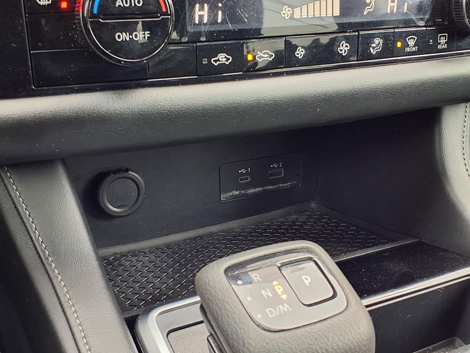 Used 2024 Nissan Pathfinder SV image 14