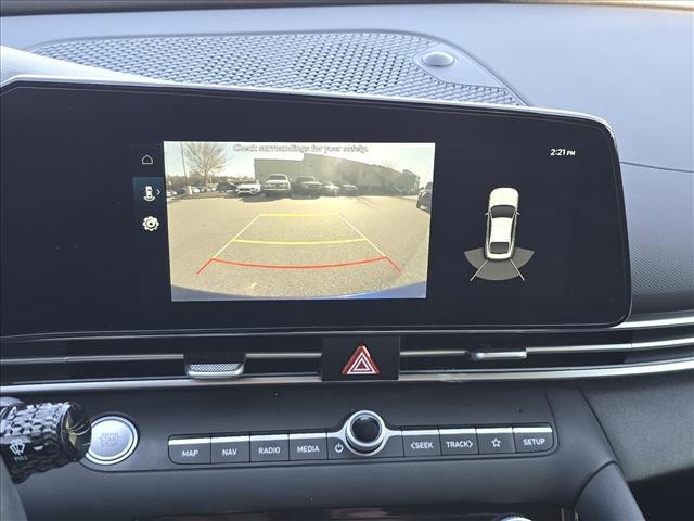 Certified 2023 Hyundai Elantra Limited w/ Winter Weather Package image 19