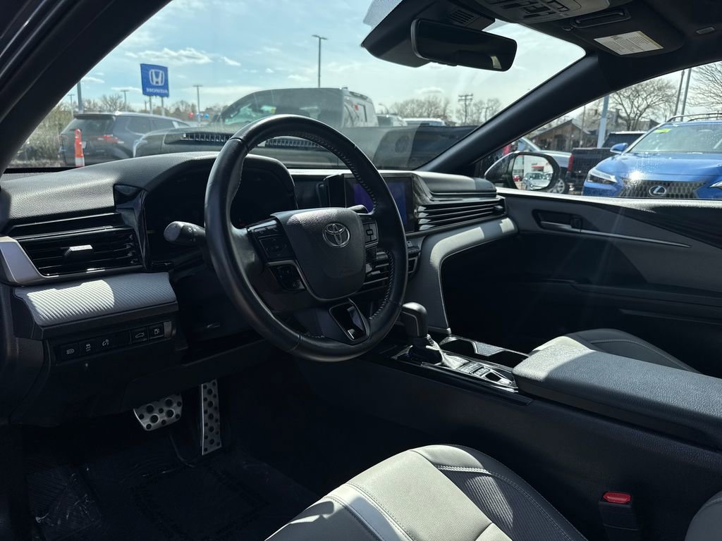 Used 2025 Toyota Camry SE w/ Convenience Package image 13