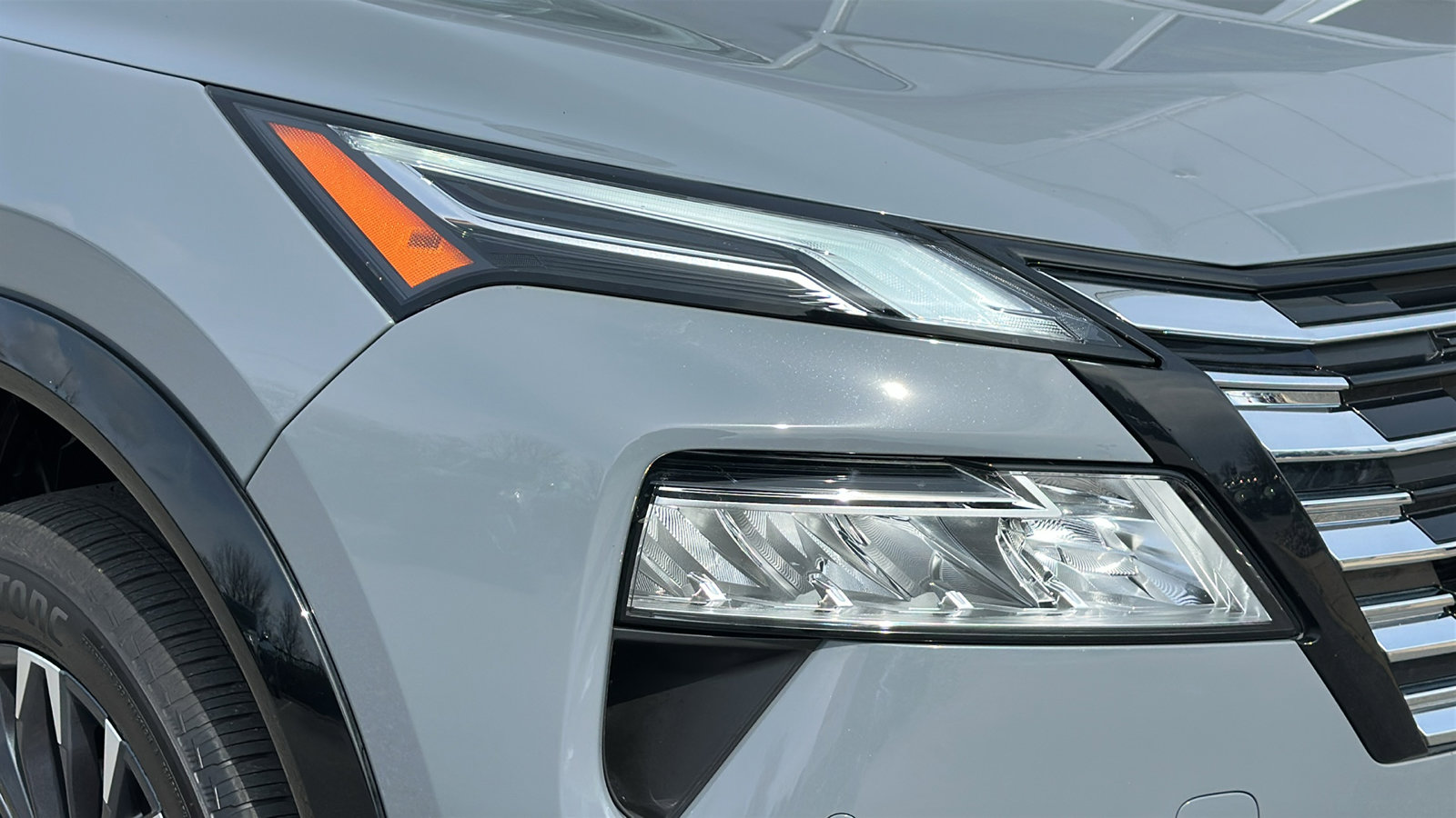 Certified 2025 Nissan Rogue Platinum image 4