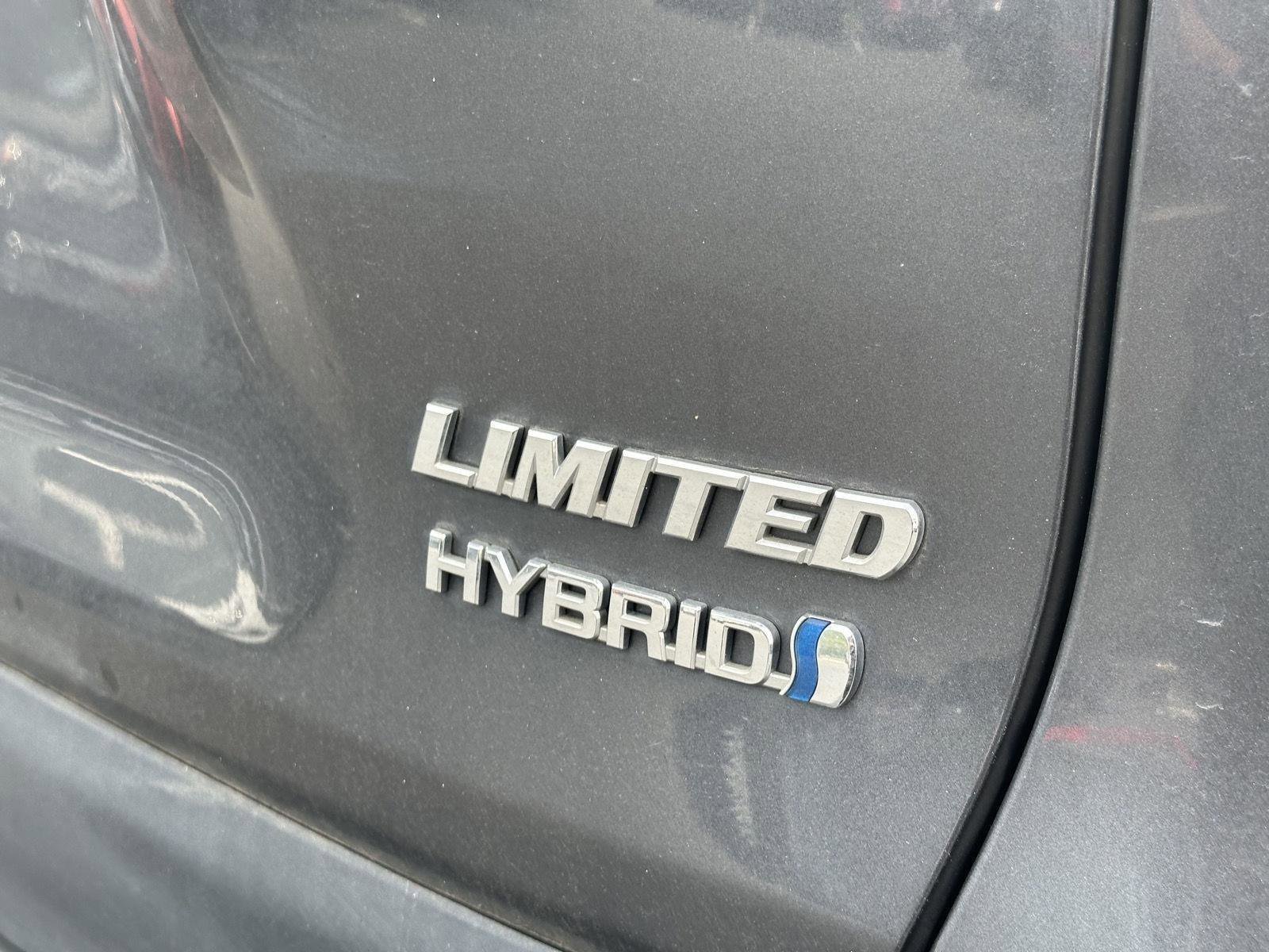 Used 2022 Toyota RAV4 Limited image 10