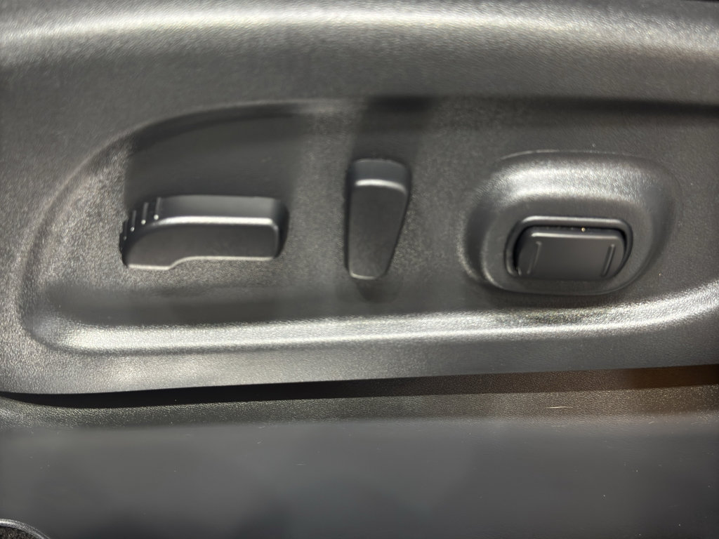 Used 2019 Nissan Titan Platinum Reserve image 16