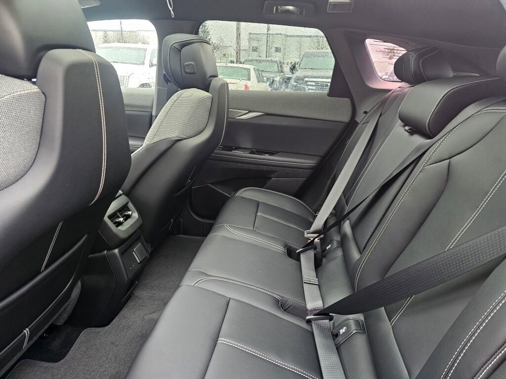 New 2026 Cadillac Optiq Luxury 1 image 19