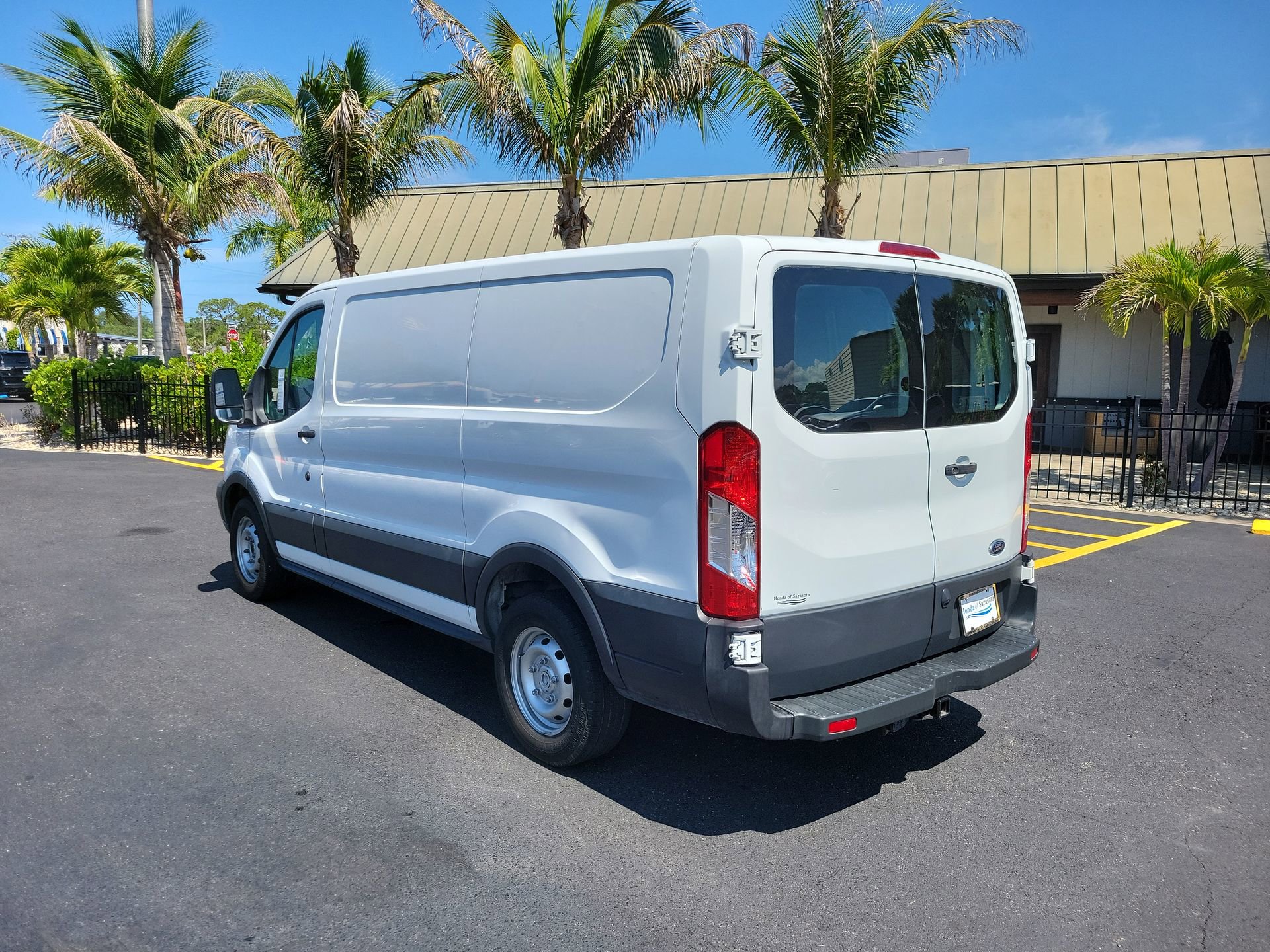 Used 2018 Ford Transit 150 130 Low Roof RWD image 7